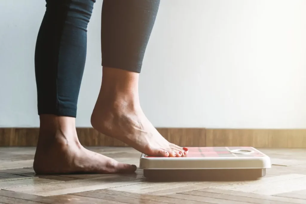 چگونه به‌درستی خود را وزن کنیم؟